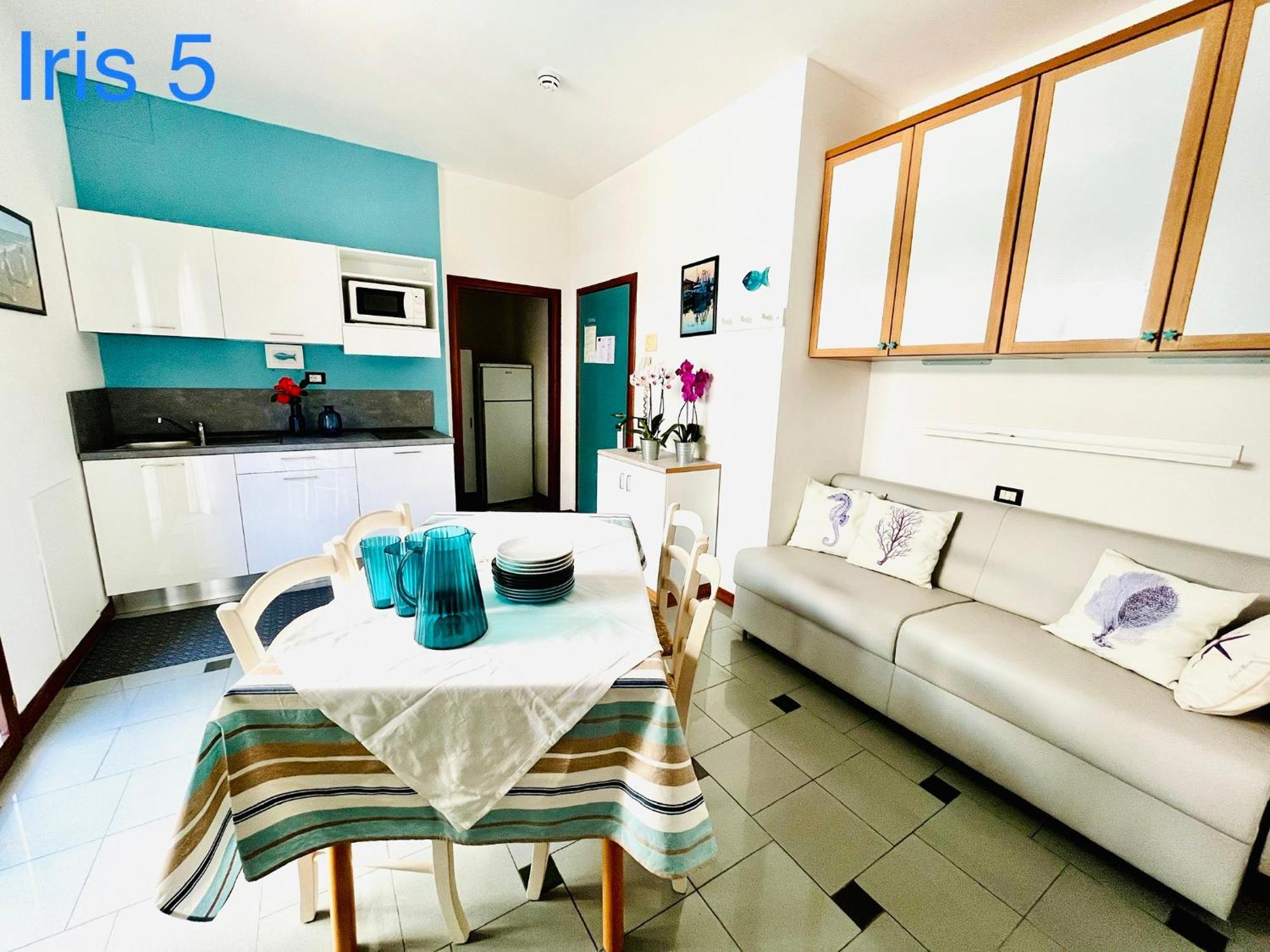 Aries Aparthotel 3*